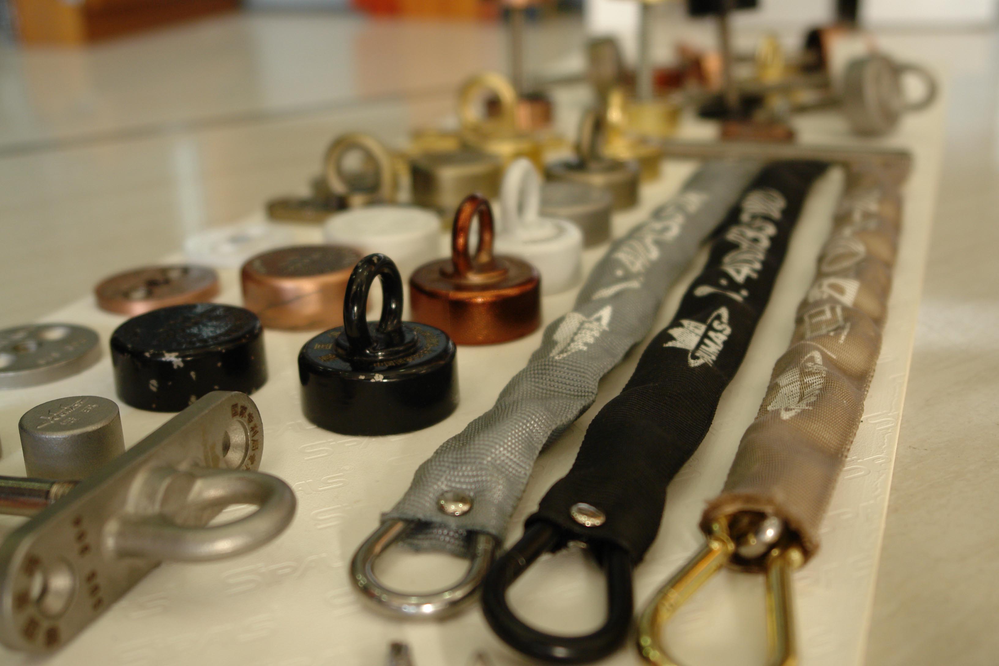 防倒鏈，堡瑪防倒鏈，高門防倒鏈，玻璃門防倒鏈，門用安全裝置用